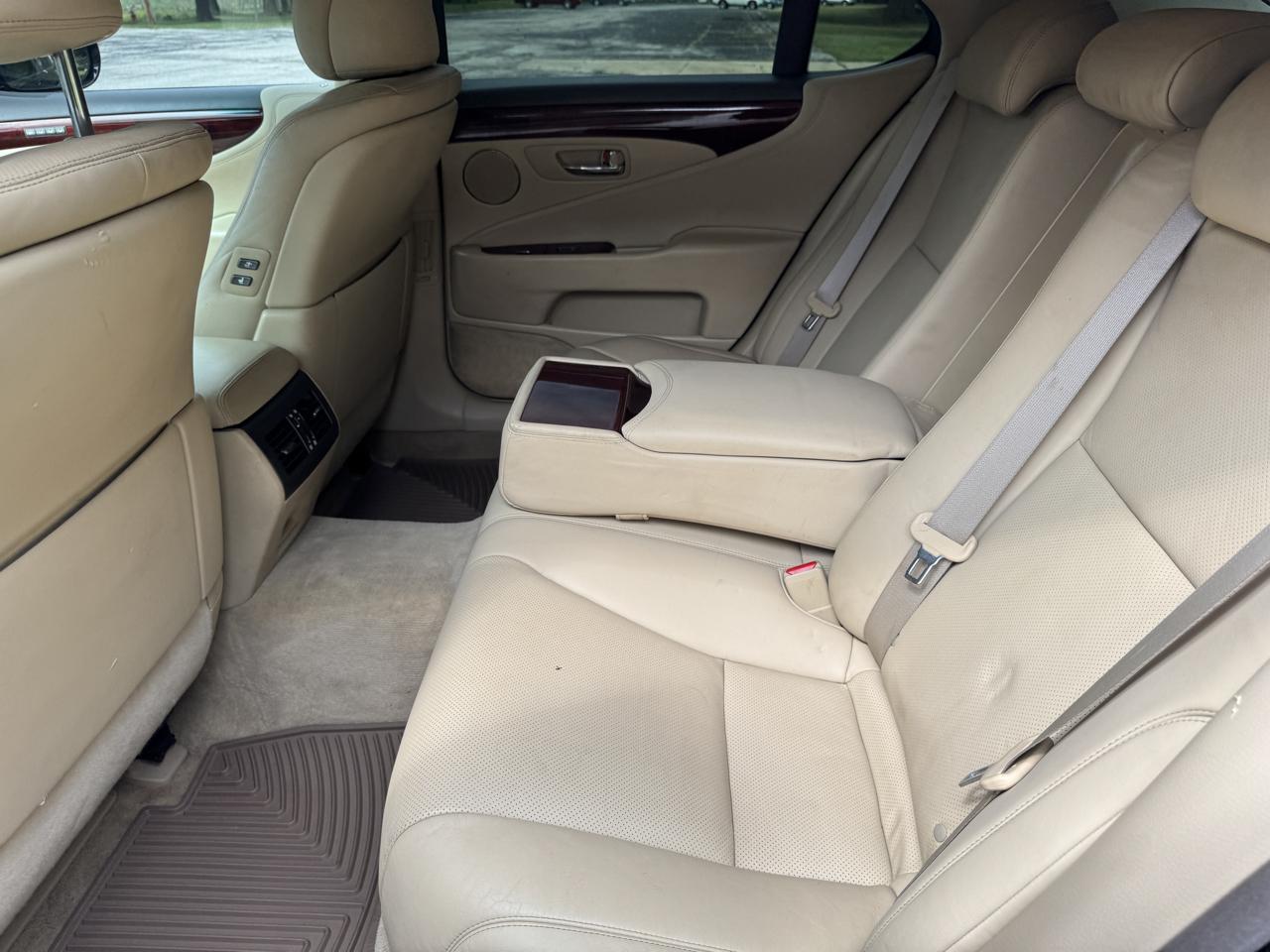 Lexus LS 460 Luxury Sedan AWD 2009