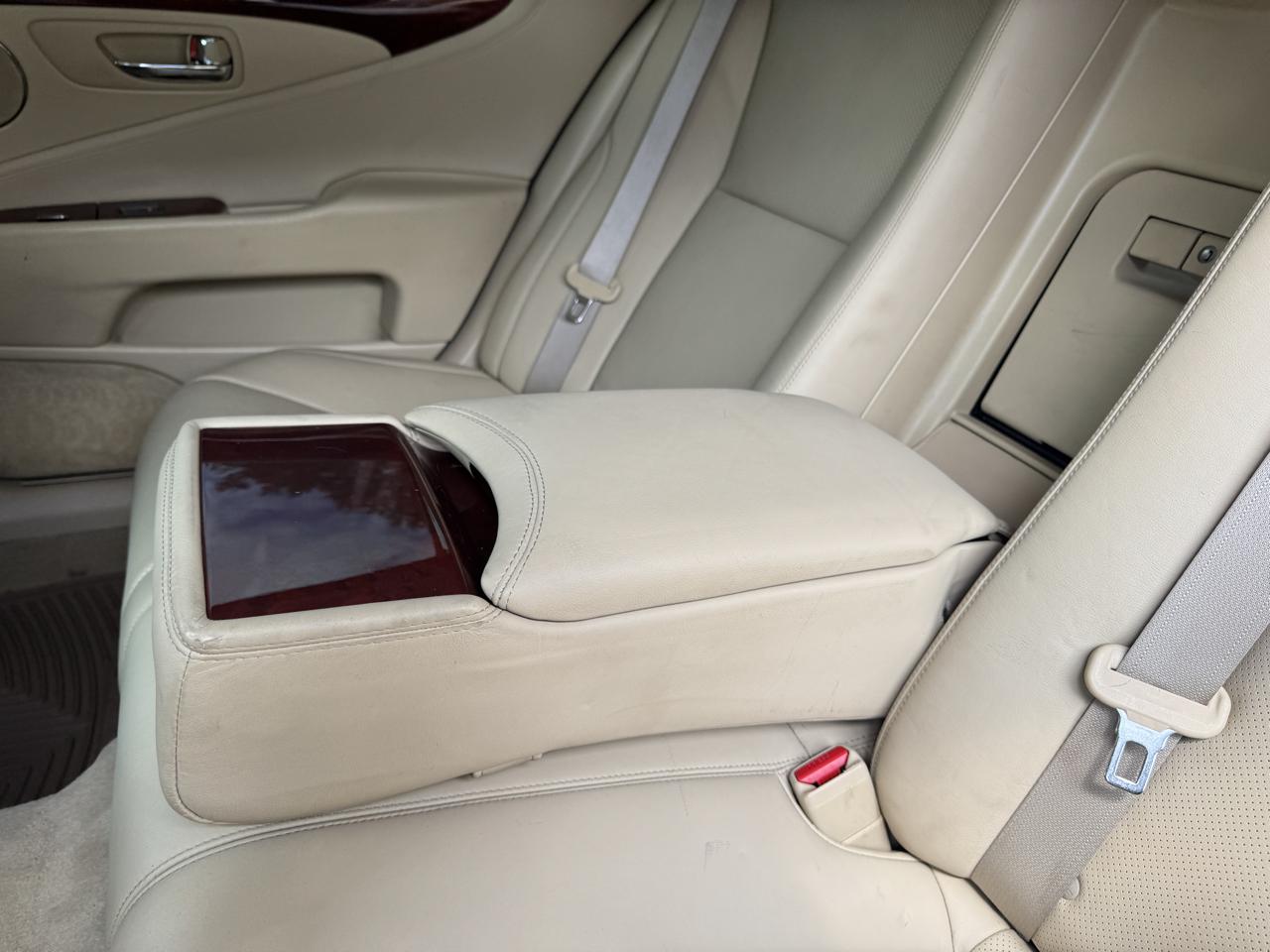 Lexus LS 460 Luxury Sedan AWD 2009