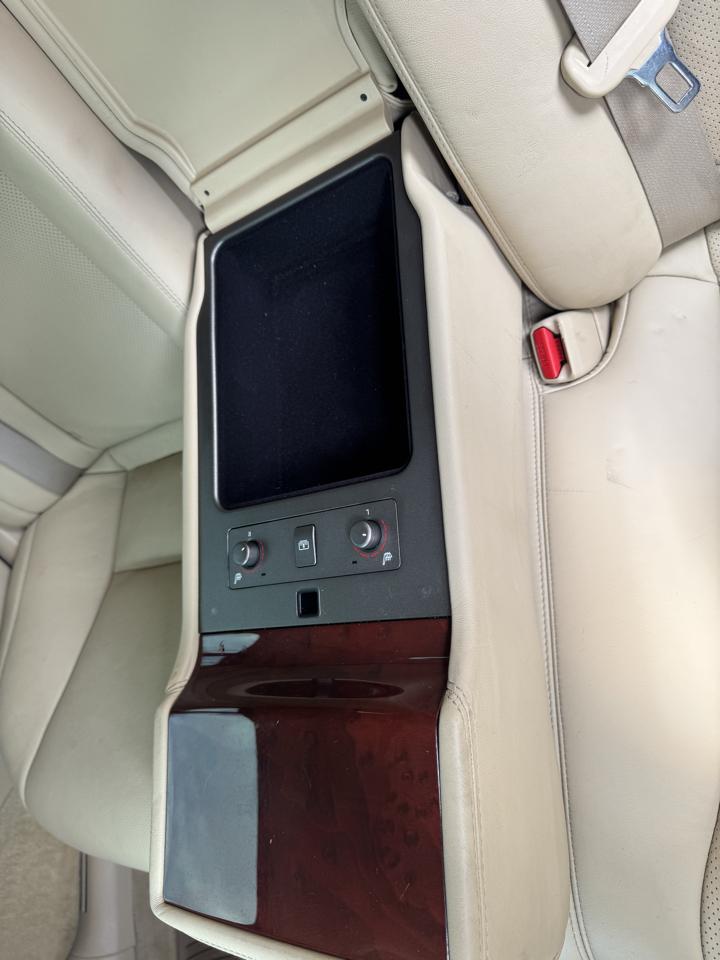 Lexus LS 460 Luxury Sedan AWD 2009