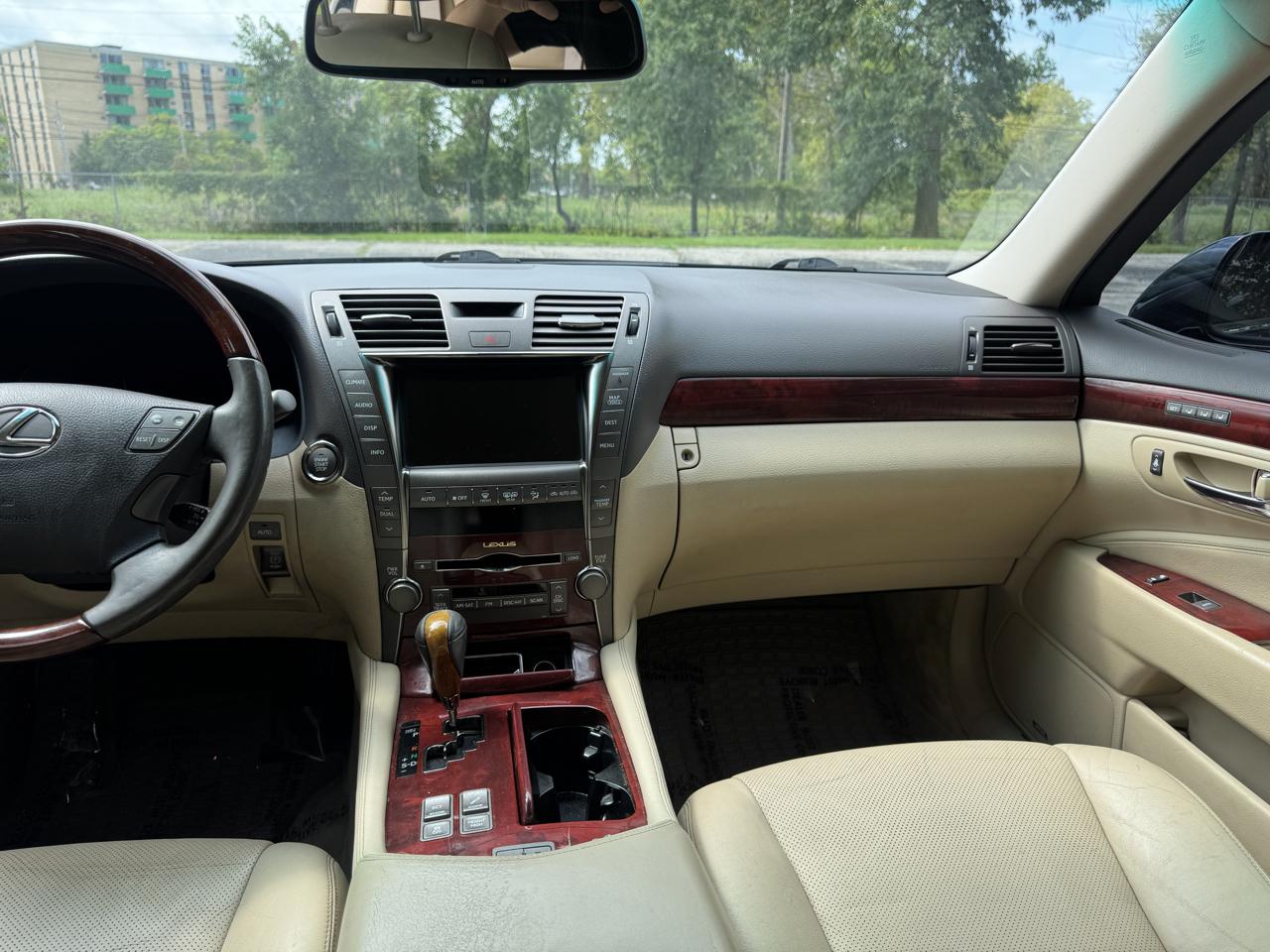 Lexus LS 460 Luxury Sedan AWD 2009