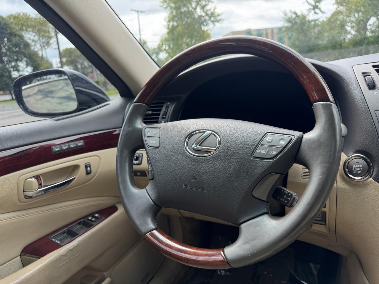 Lexus LS 460 Luxury Sedan AWD 2009