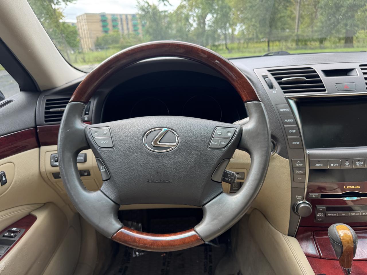 Lexus LS 460 Luxury Sedan AWD 2009