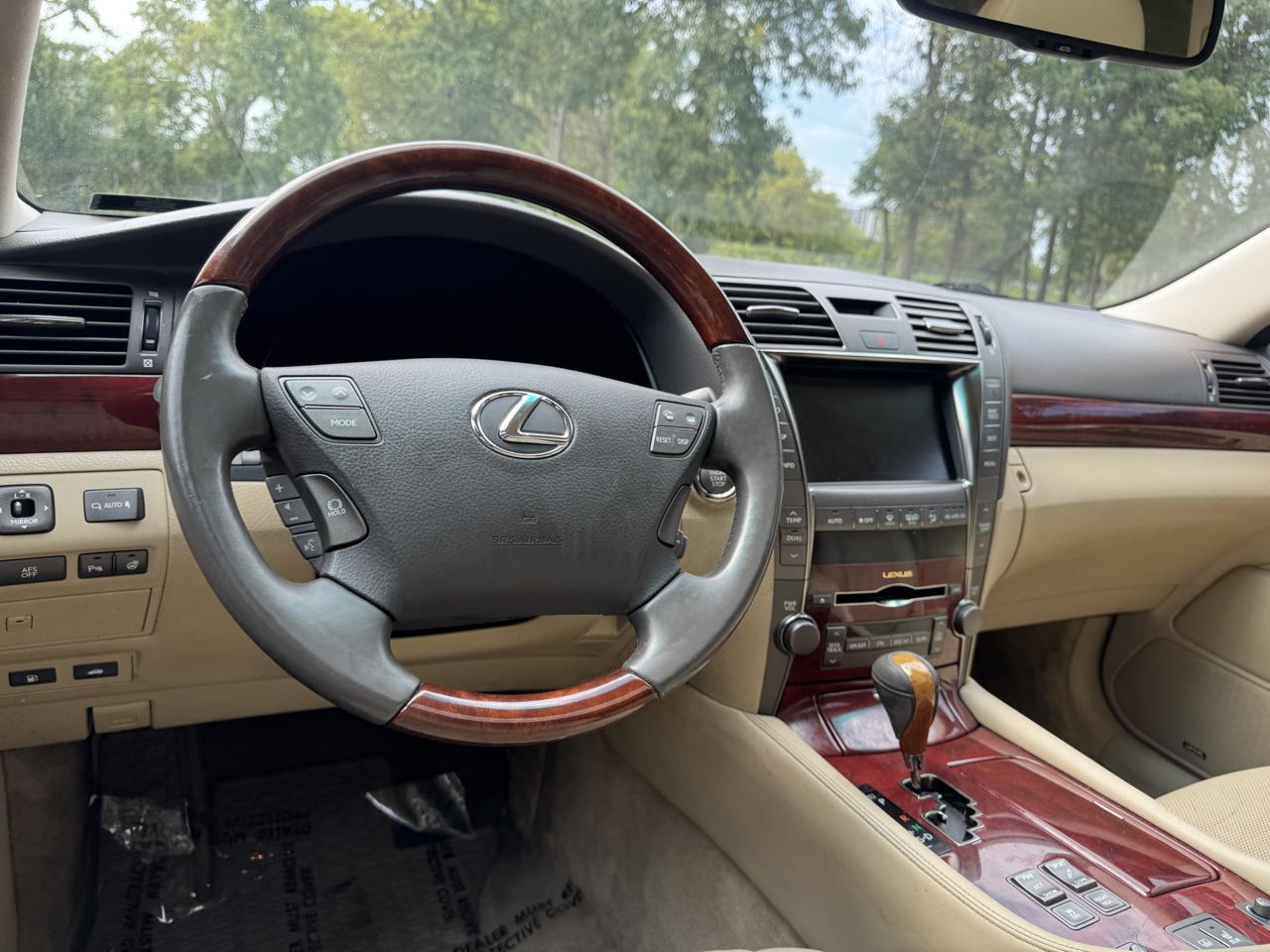 Lexus LS 460 Luxury Sedan AWD 2009