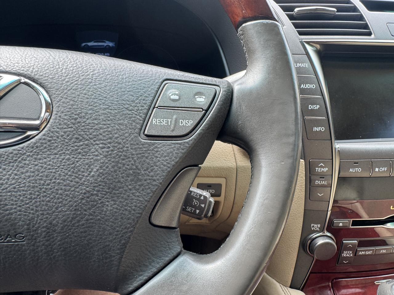 Lexus LS 460 Luxury Sedan AWD 2009