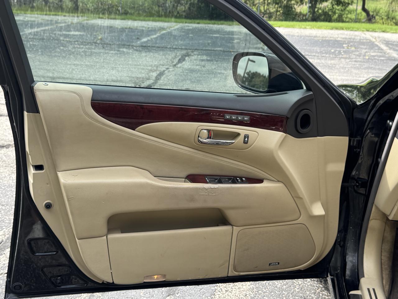 Lexus LS 460 Luxury Sedan AWD 2009