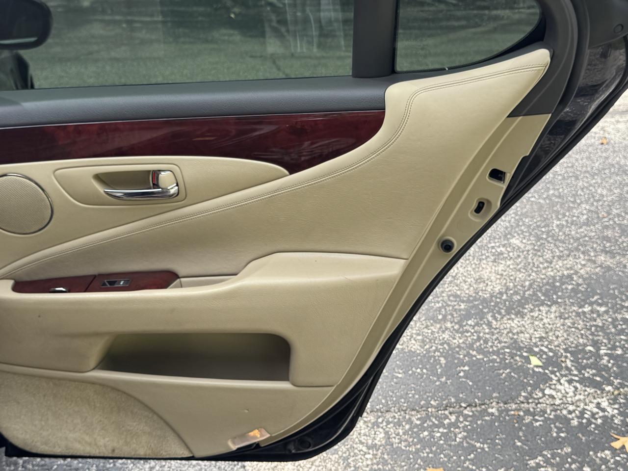 Lexus LS 460 Luxury Sedan AWD 2009