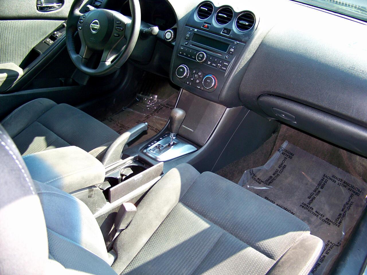 Nissan Altima 2.5 S CVT Coupe 2013