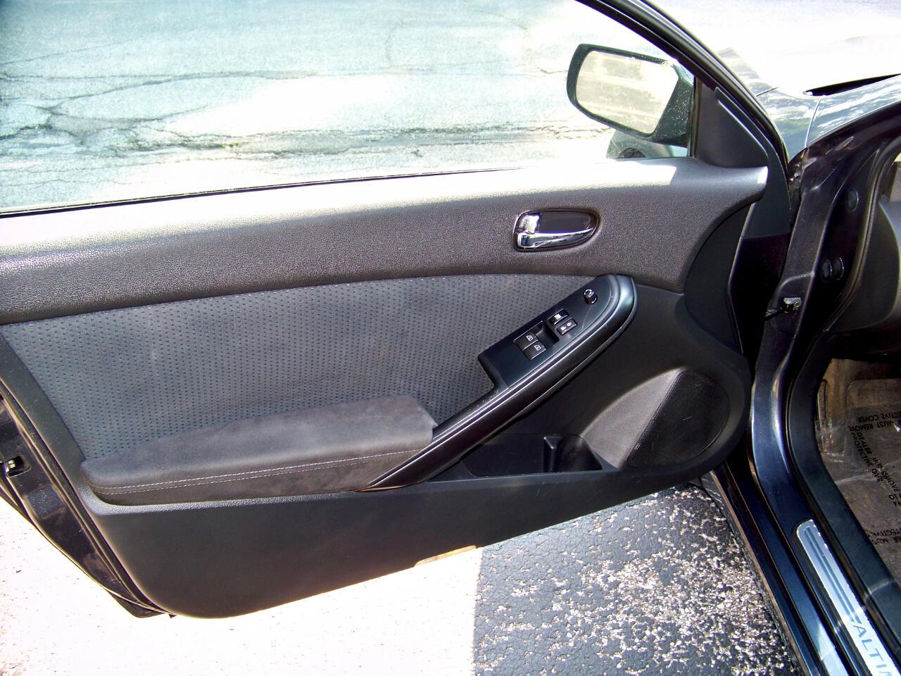 Nissan Altima 2.5 S CVT Coupe 2013