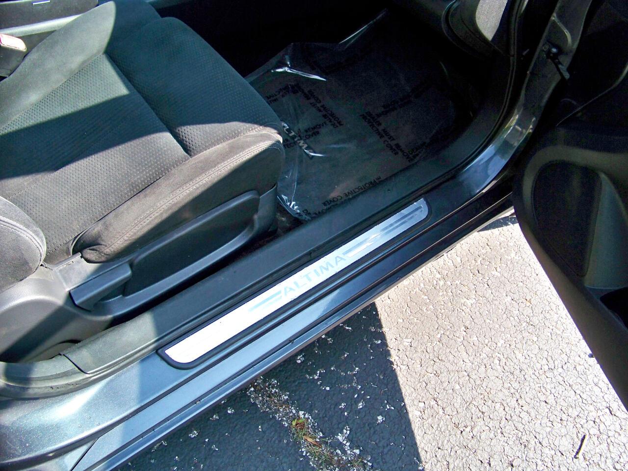 Nissan Altima 2.5 S CVT Coupe 2013