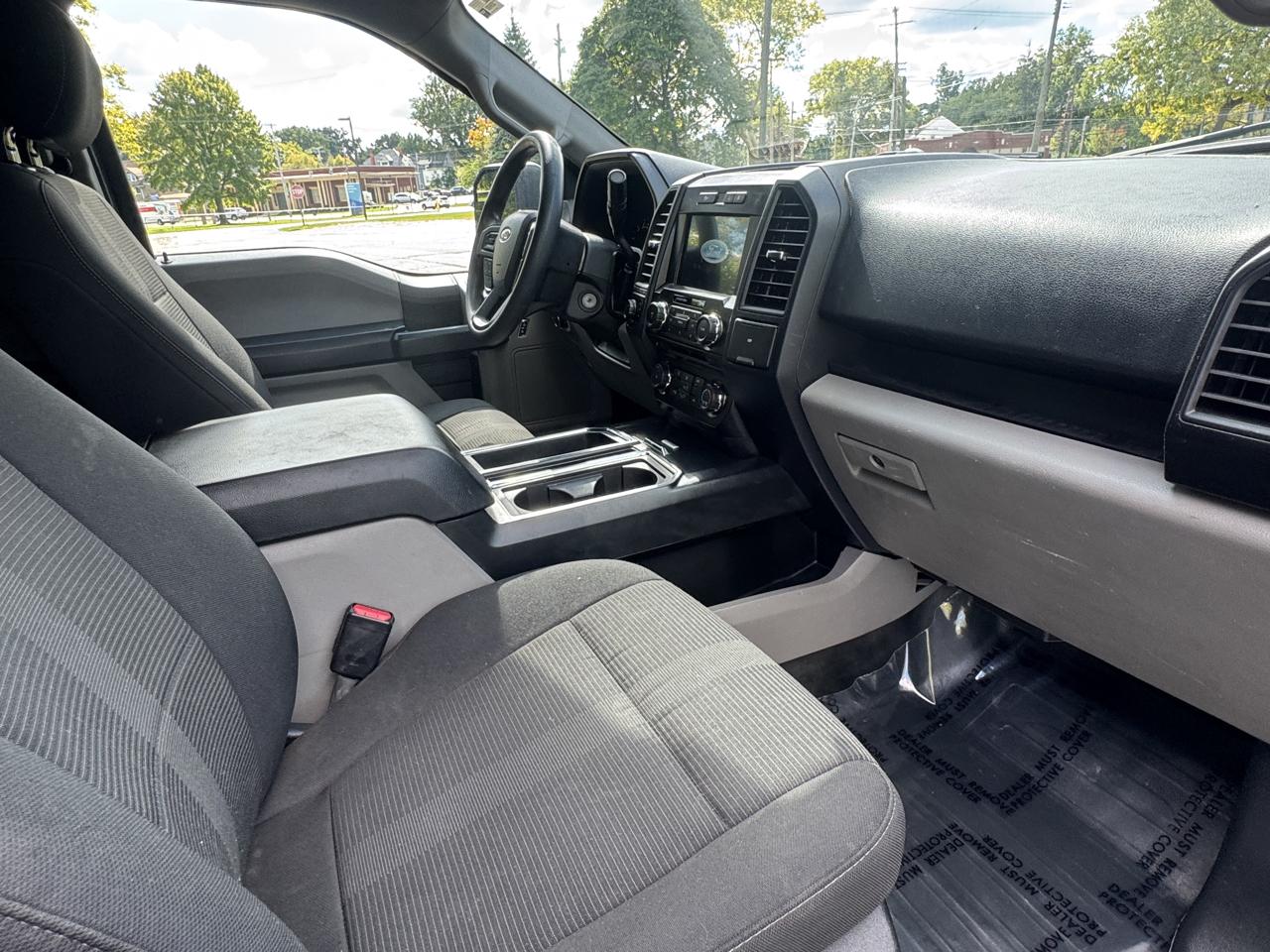 Ford F-150 photo 32