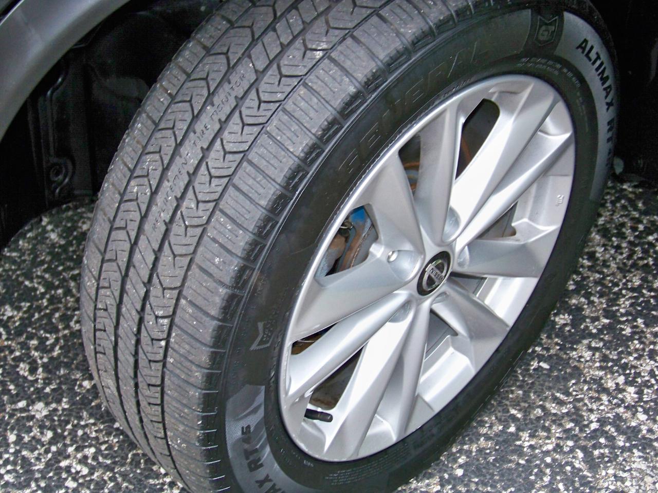 Nissan Rogue Sport SV AWD 2019