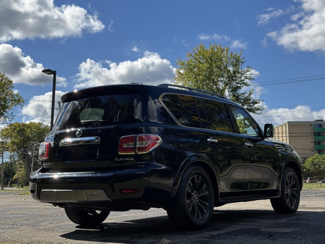 Nissan Armada photo 8