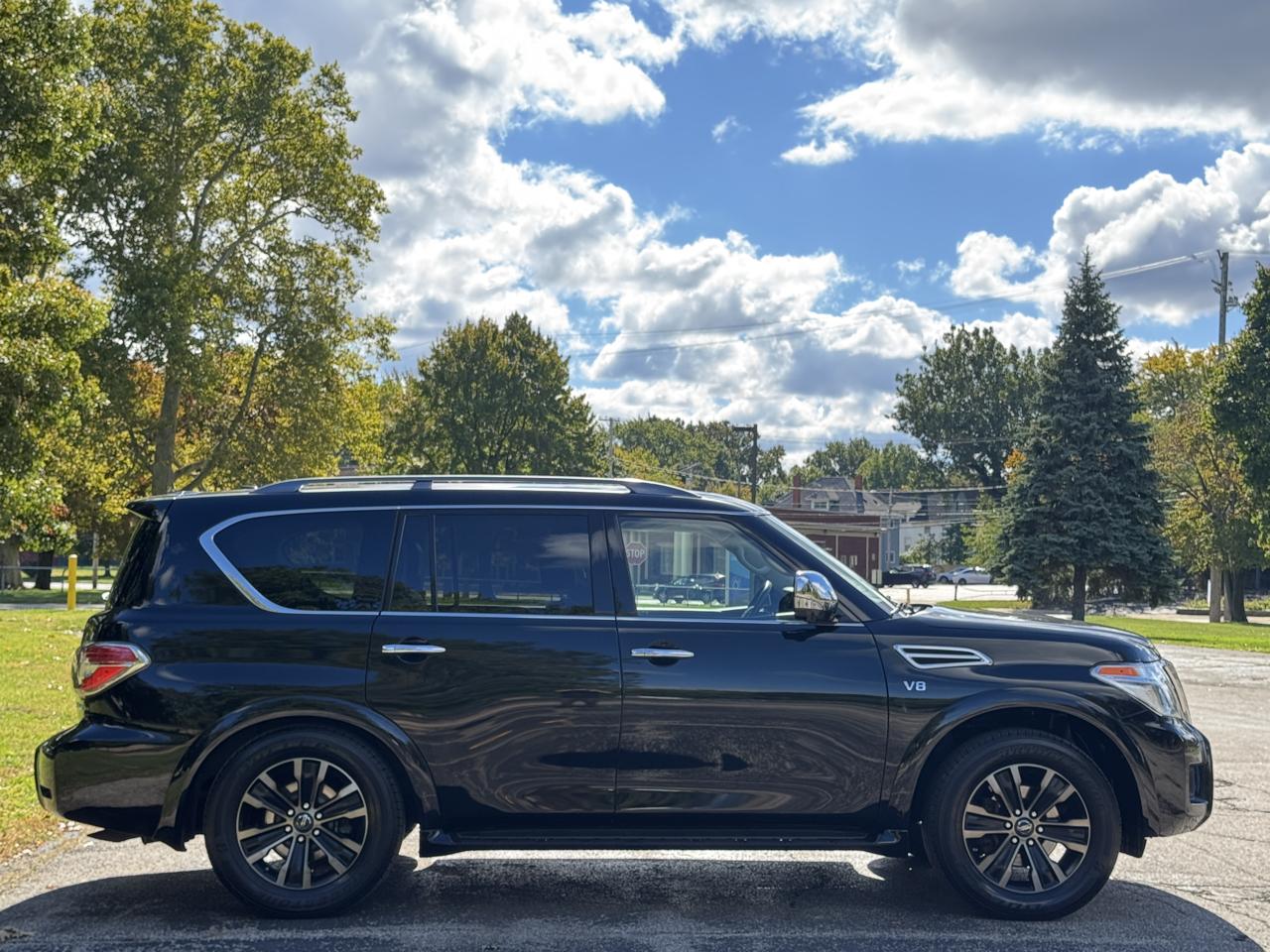 Nissan Armada photo 9