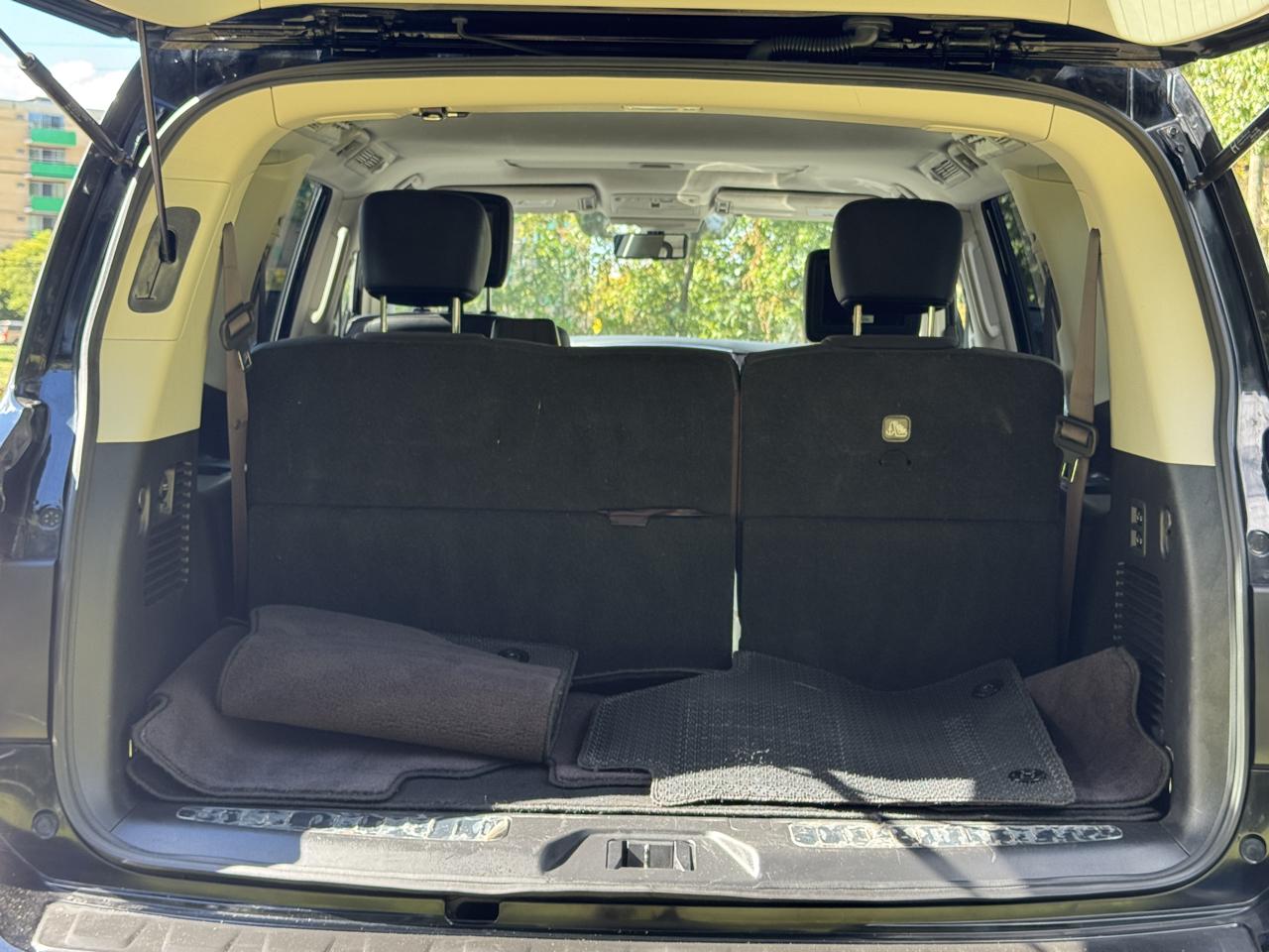 Nissan Armada photo 16