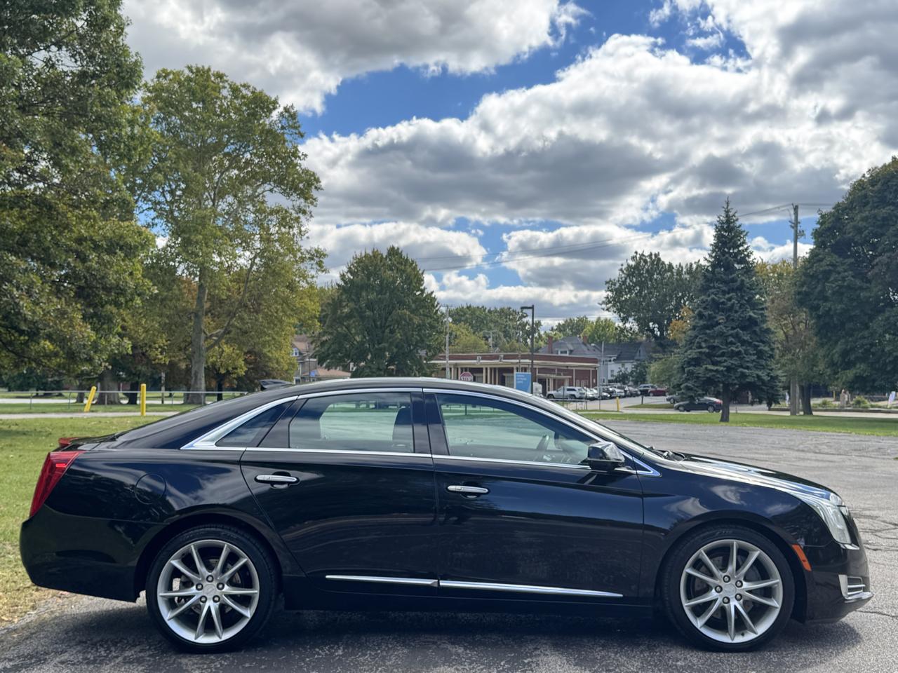 Cadillac XTS photo 9