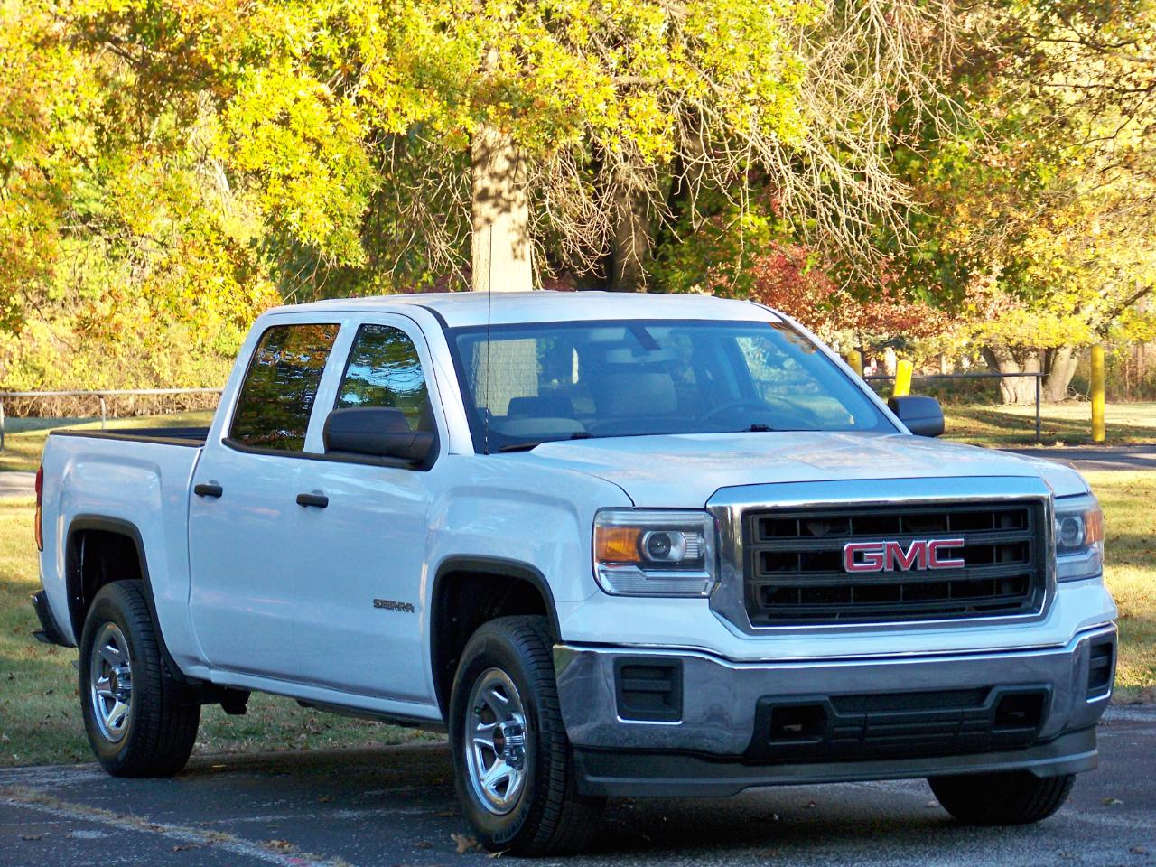 GMC Sierra 1500 Base Crew Cab 4WD 2014