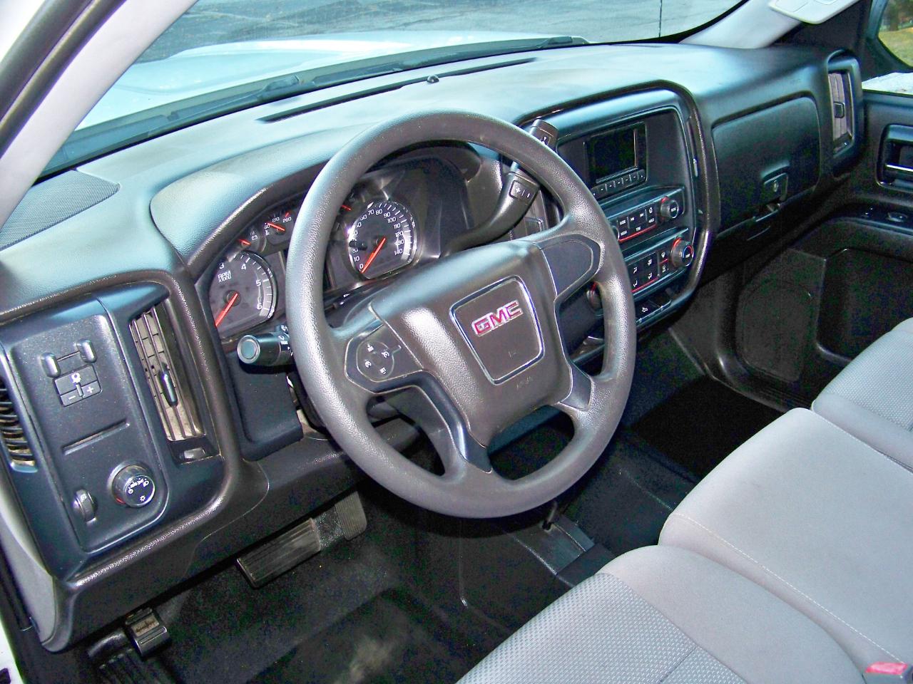 GMC Sierra 1500 Base Crew Cab 4WD 2014