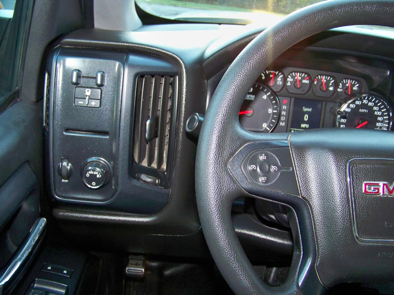 GMC Sierra 1500 Base Crew Cab 4WD 2014