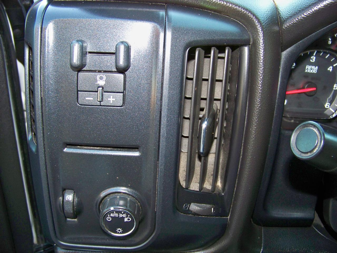 GMC Sierra 1500 Base Crew Cab 4WD 2014