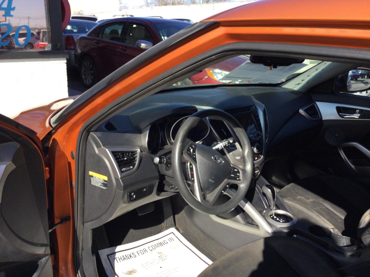 Hyundai Veloster 3dr Cpe Auto w/Black Int 2013