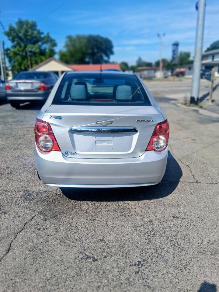 Chevrolet Sonic 4dr Sdn LT 2LT 2012