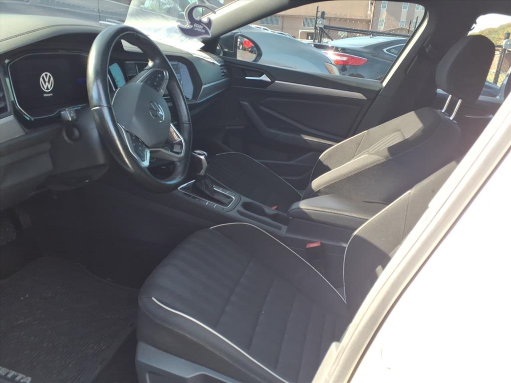 Volkswagen Jetta  2022