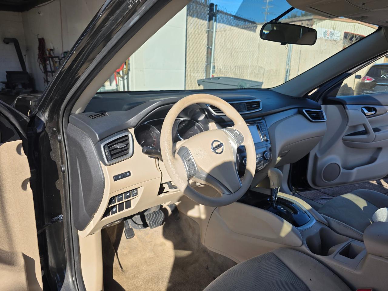 Nissan Rogue FWD 4dr SV 2014