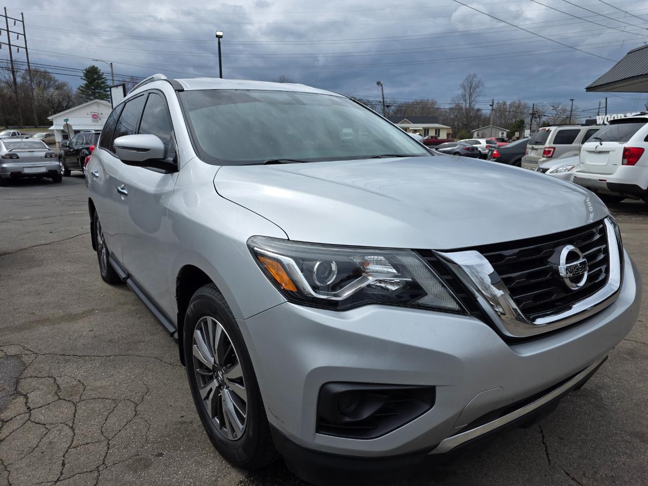Nissan Pathfinder FWD S 2019
