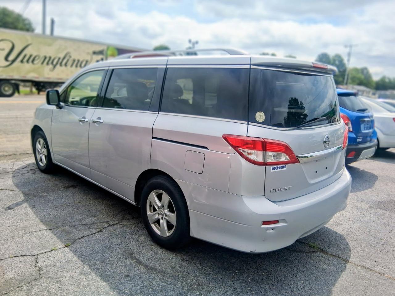 Nissan Quest SV CVT 2017