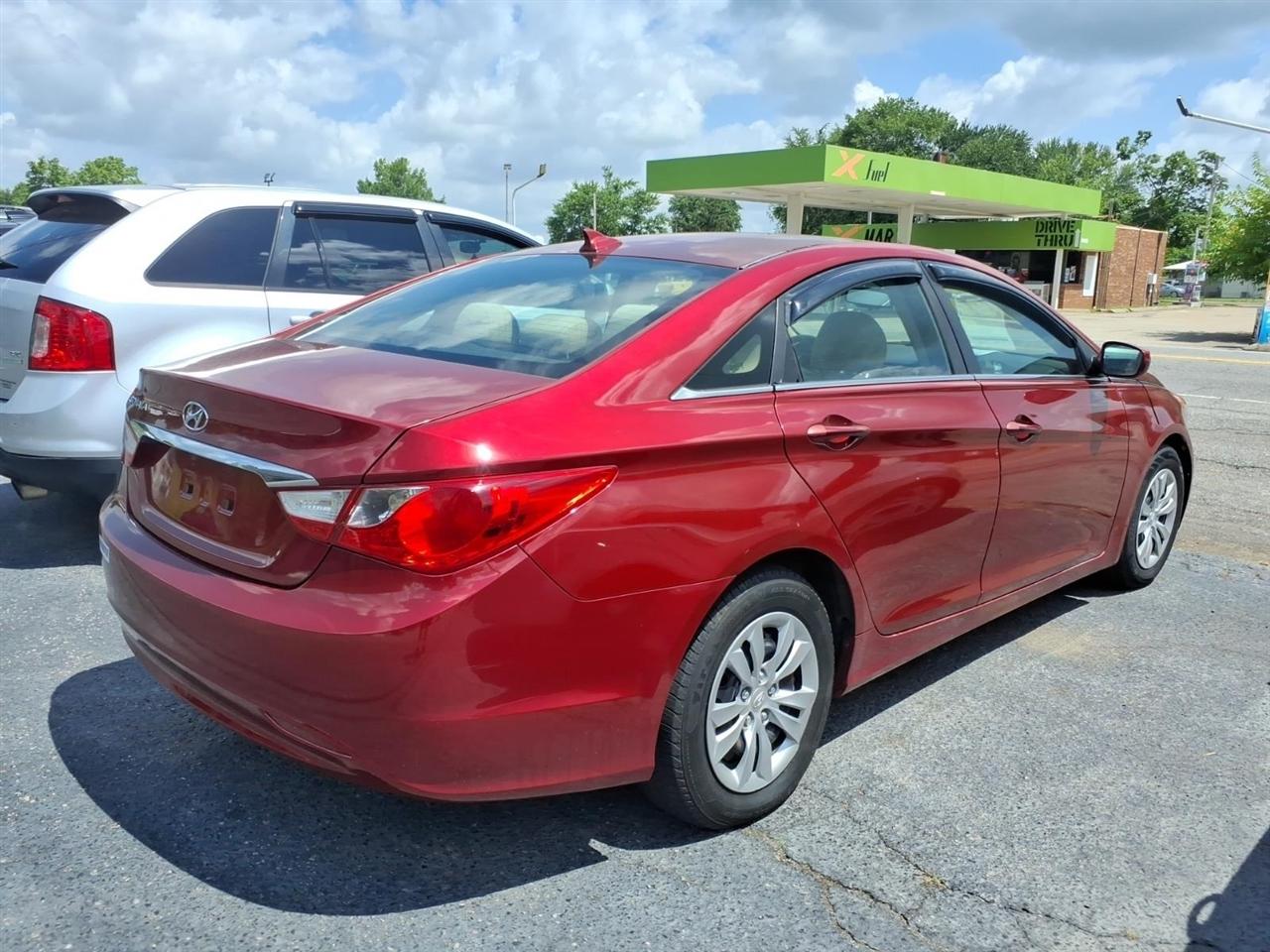 Hyundai Sonata 2.4L GLS 2012