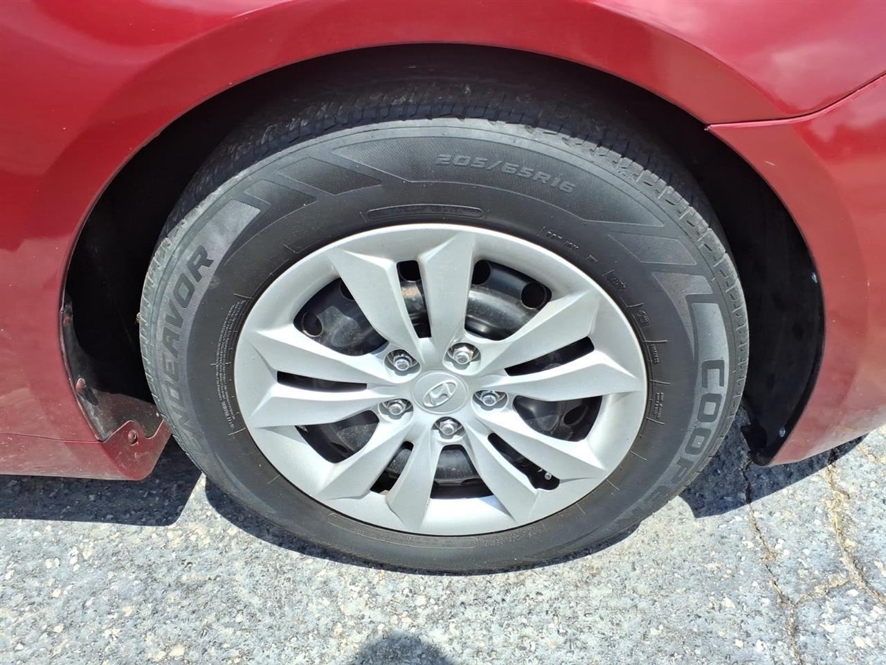 Hyundai Sonata 2.4L GLS 2012