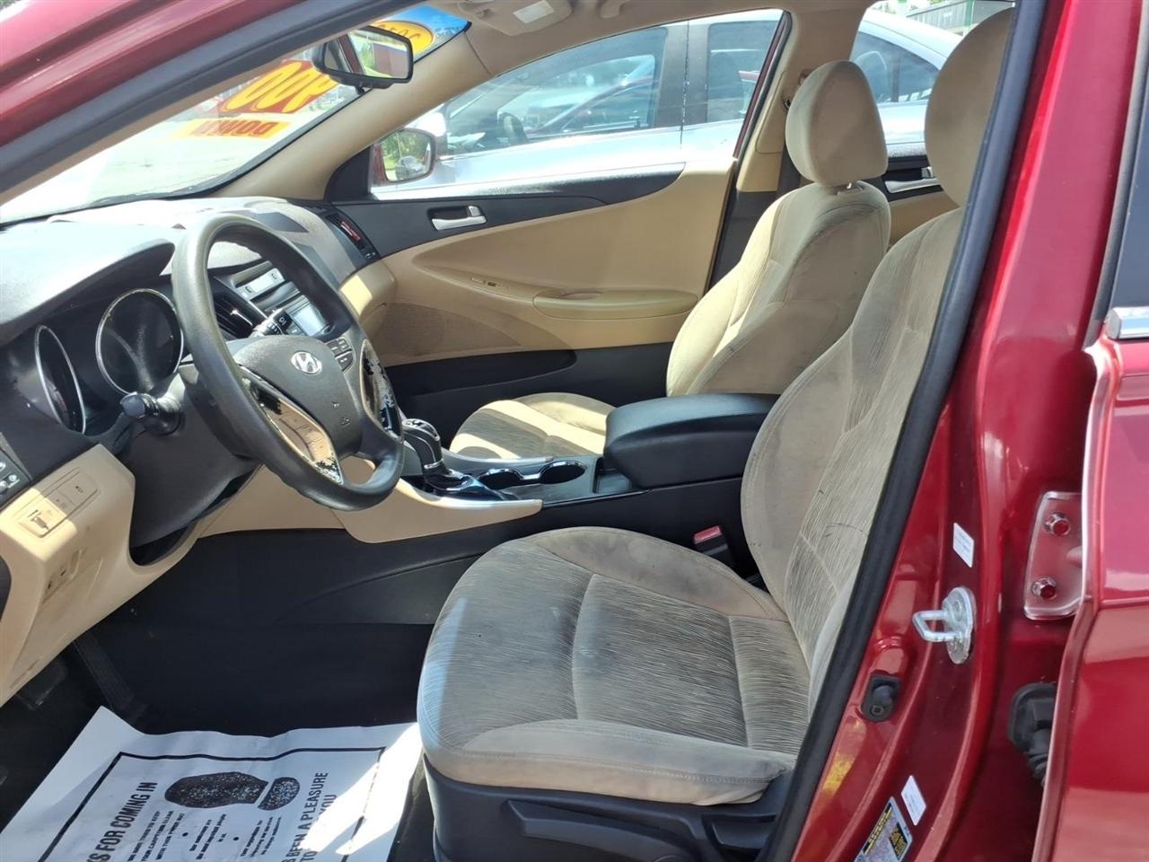 Hyundai Sonata 2.4L GLS 2012