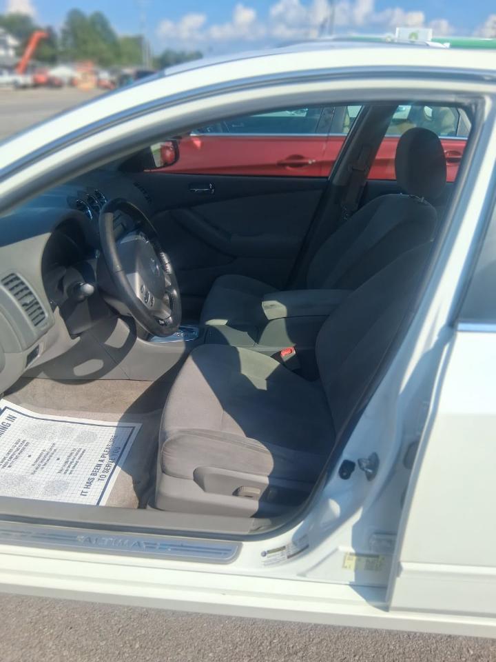 Nissan Altima 4dr Sdn I4 CVT 2.5 S 2011