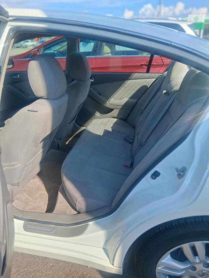 Nissan Altima 4dr Sdn I4 CVT 2.5 S 2011