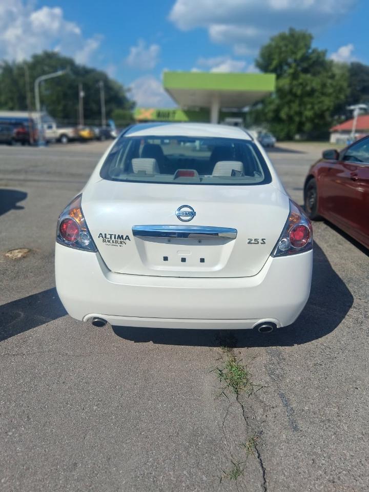 Nissan Altima 4dr Sdn I4 CVT 2.5 S 2011