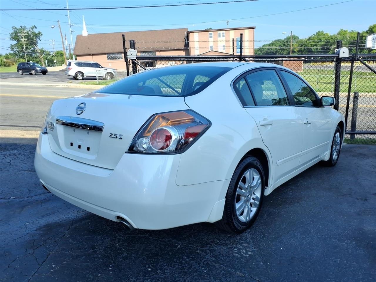 Nissan Altima 4dr Sdn I4 CVT 2.5 S 2011