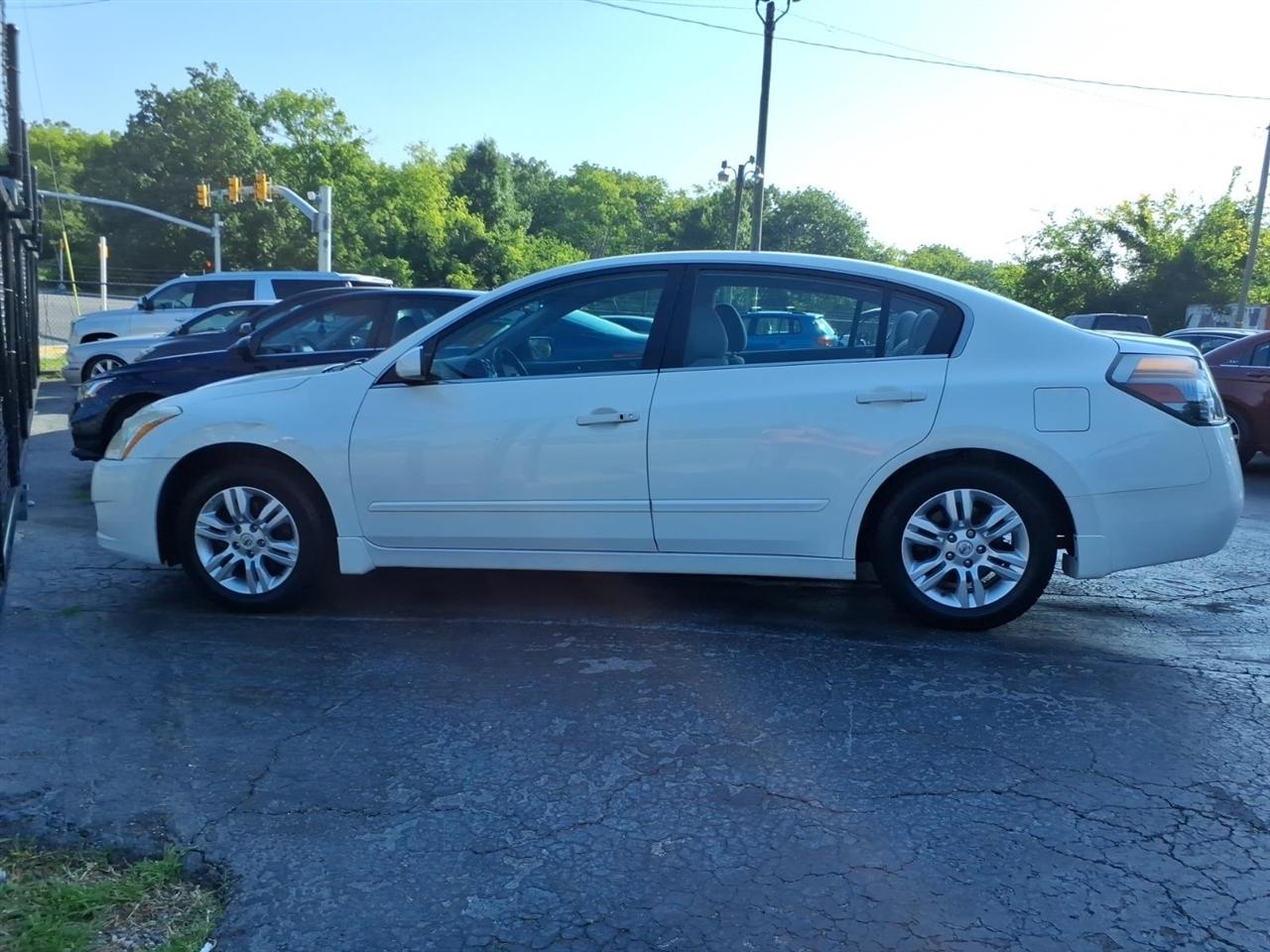 Nissan Altima 4dr Sdn I4 CVT 2.5 S 2011
