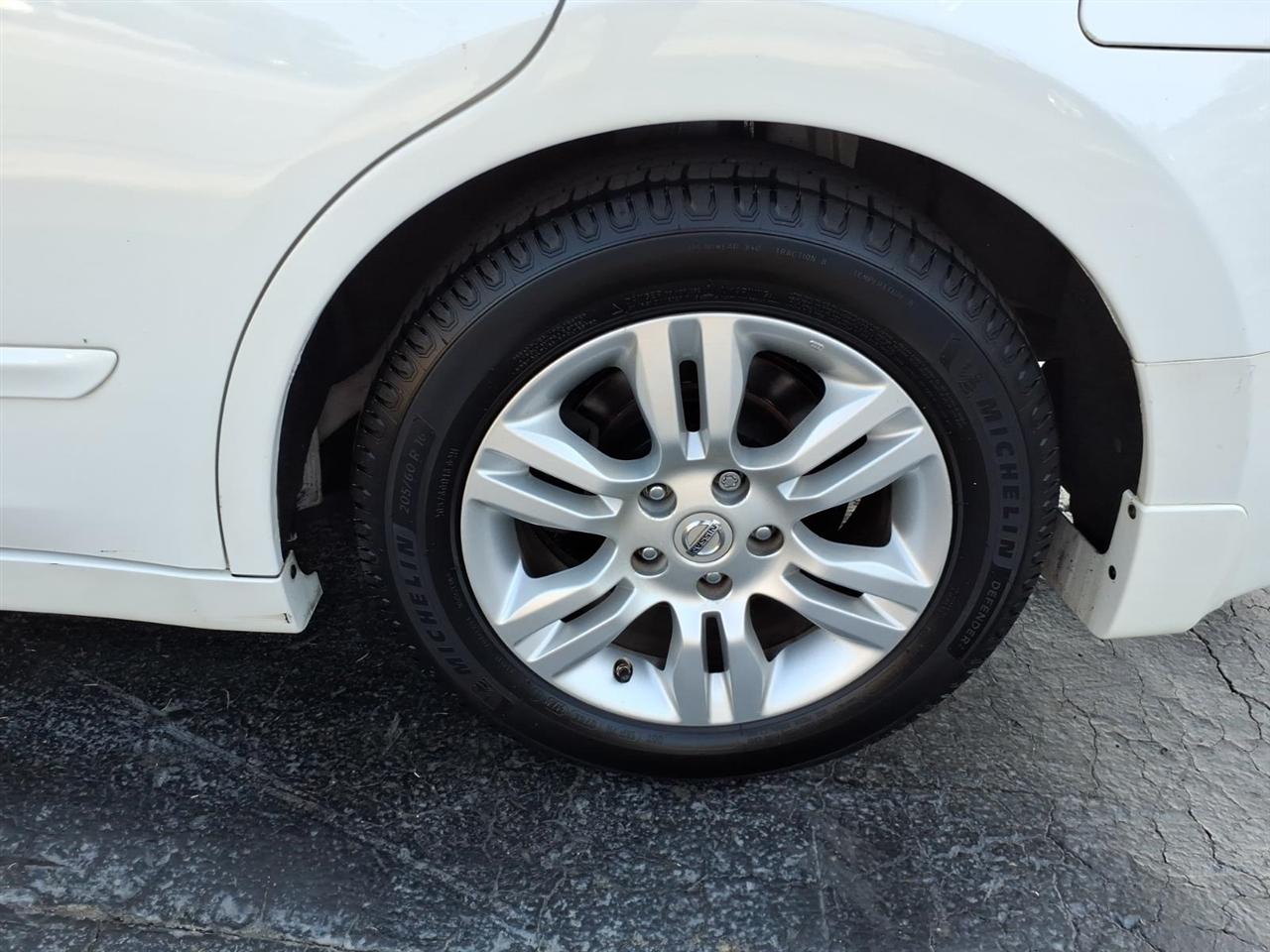 Nissan Altima 4dr Sdn I4 CVT 2.5 S 2011