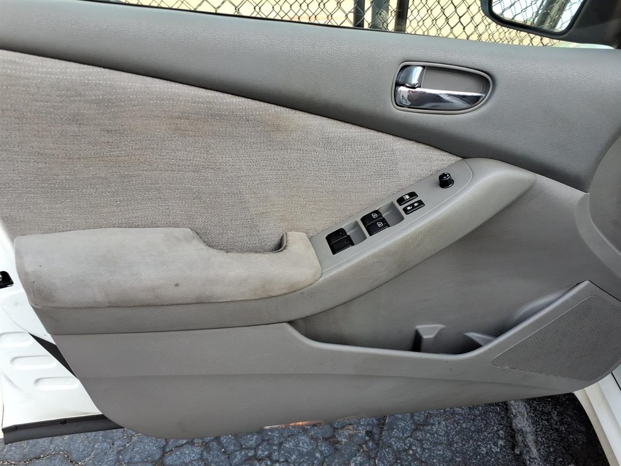 Nissan Altima 4dr Sdn I4 CVT 2.5 S 2011