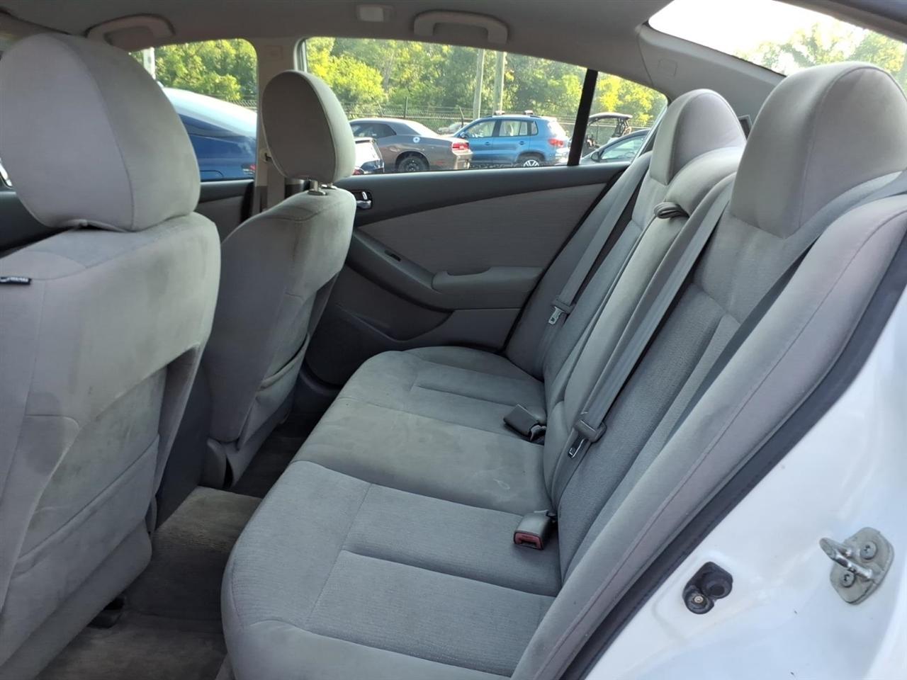 Nissan Altima 4dr Sdn I4 CVT 2.5 S 2011
