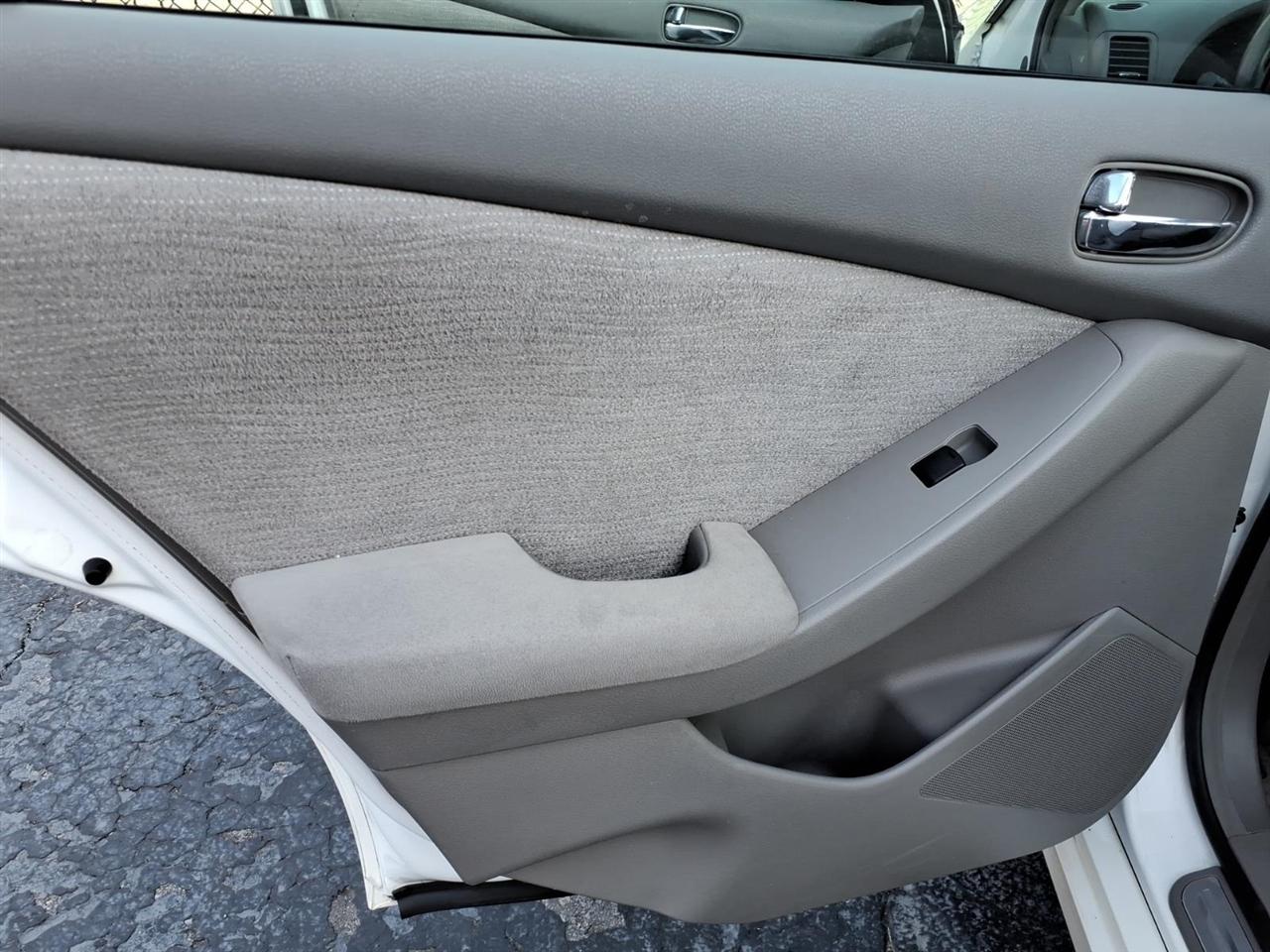 Nissan Altima 4dr Sdn I4 CVT 2.5 S 2011