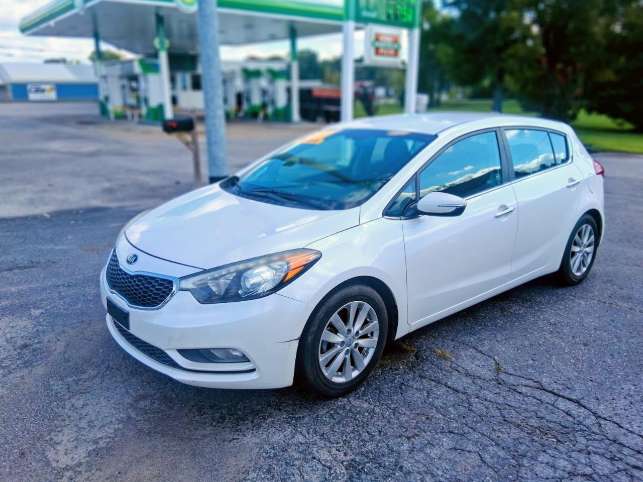 Kia Forte 5-Door 5dr HB Auto EX 2015