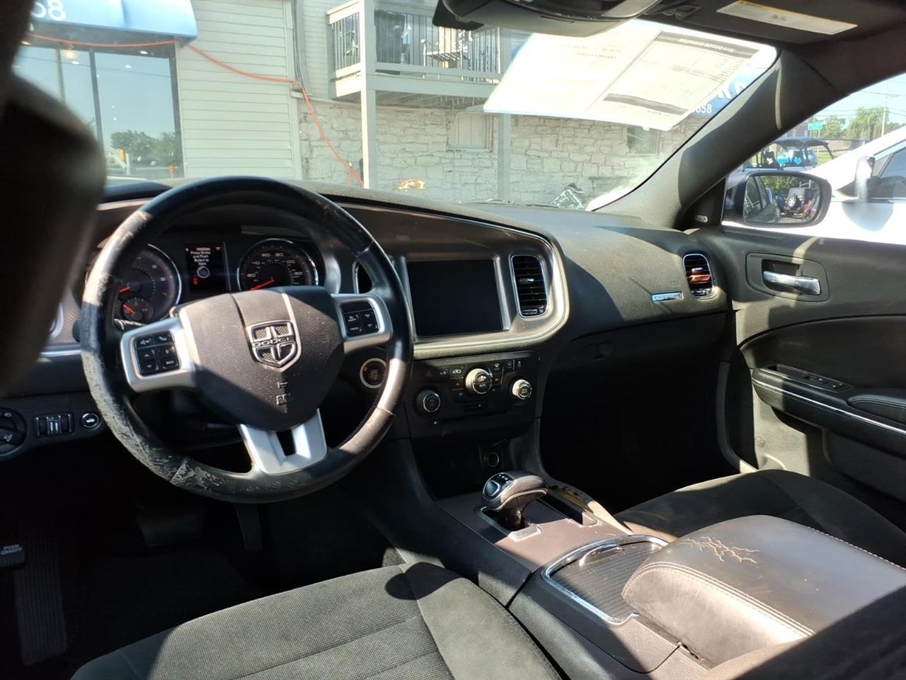 Dodge Charger 4dr Sdn SXT RWD 2014