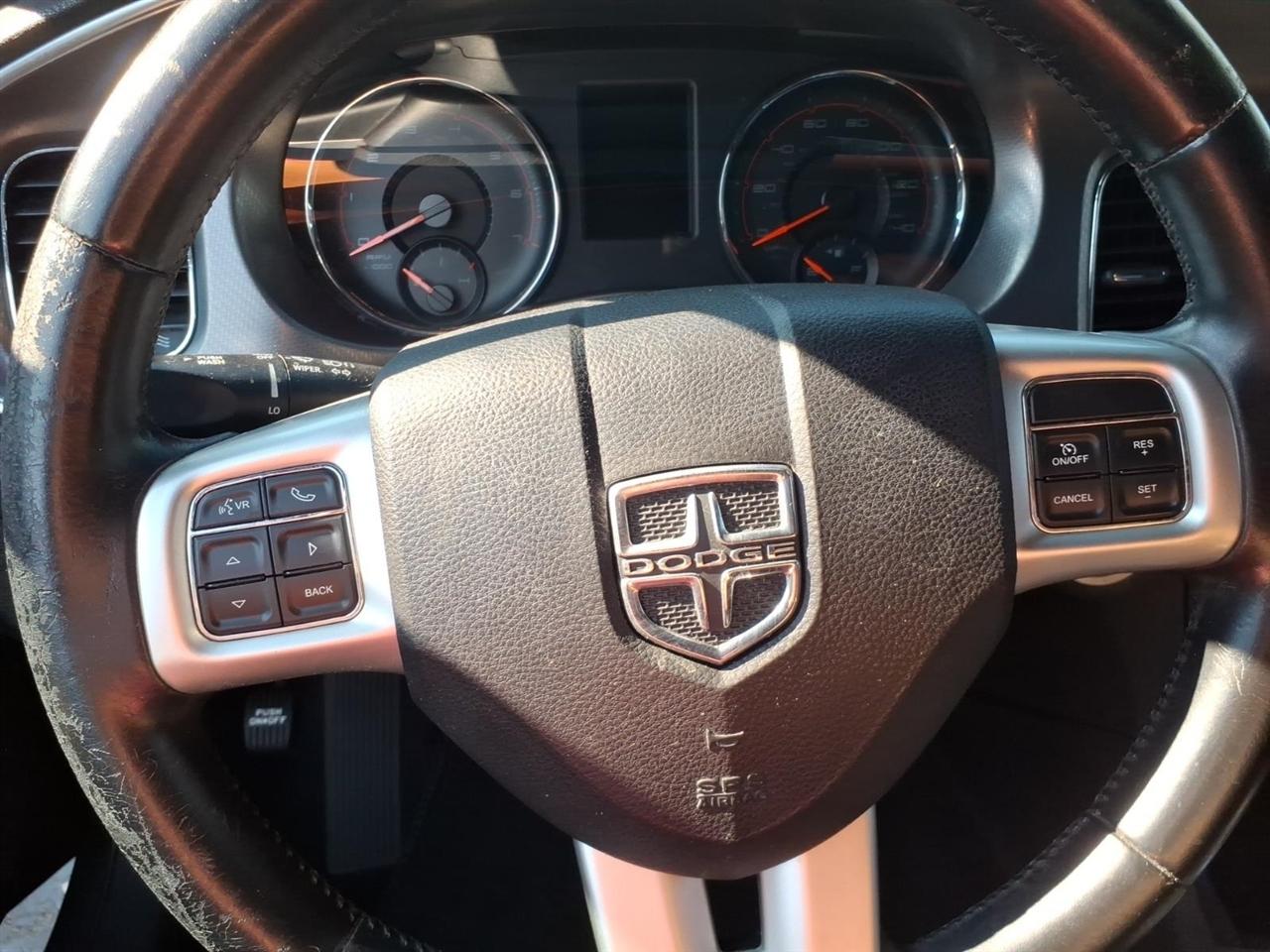 Dodge Charger 4dr Sdn SXT RWD 2014