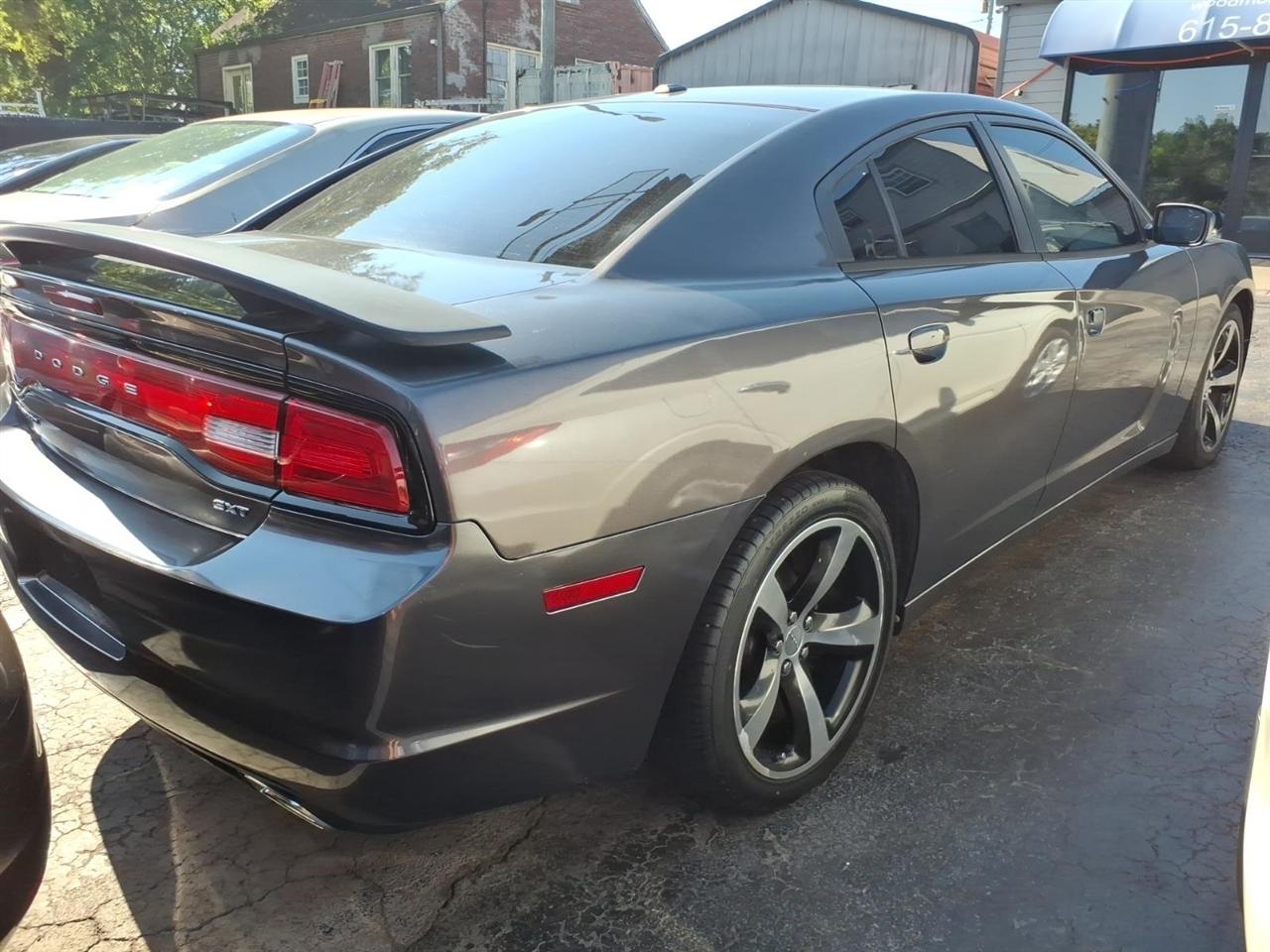 Dodge Charger 4dr Sdn SXT RWD 2014