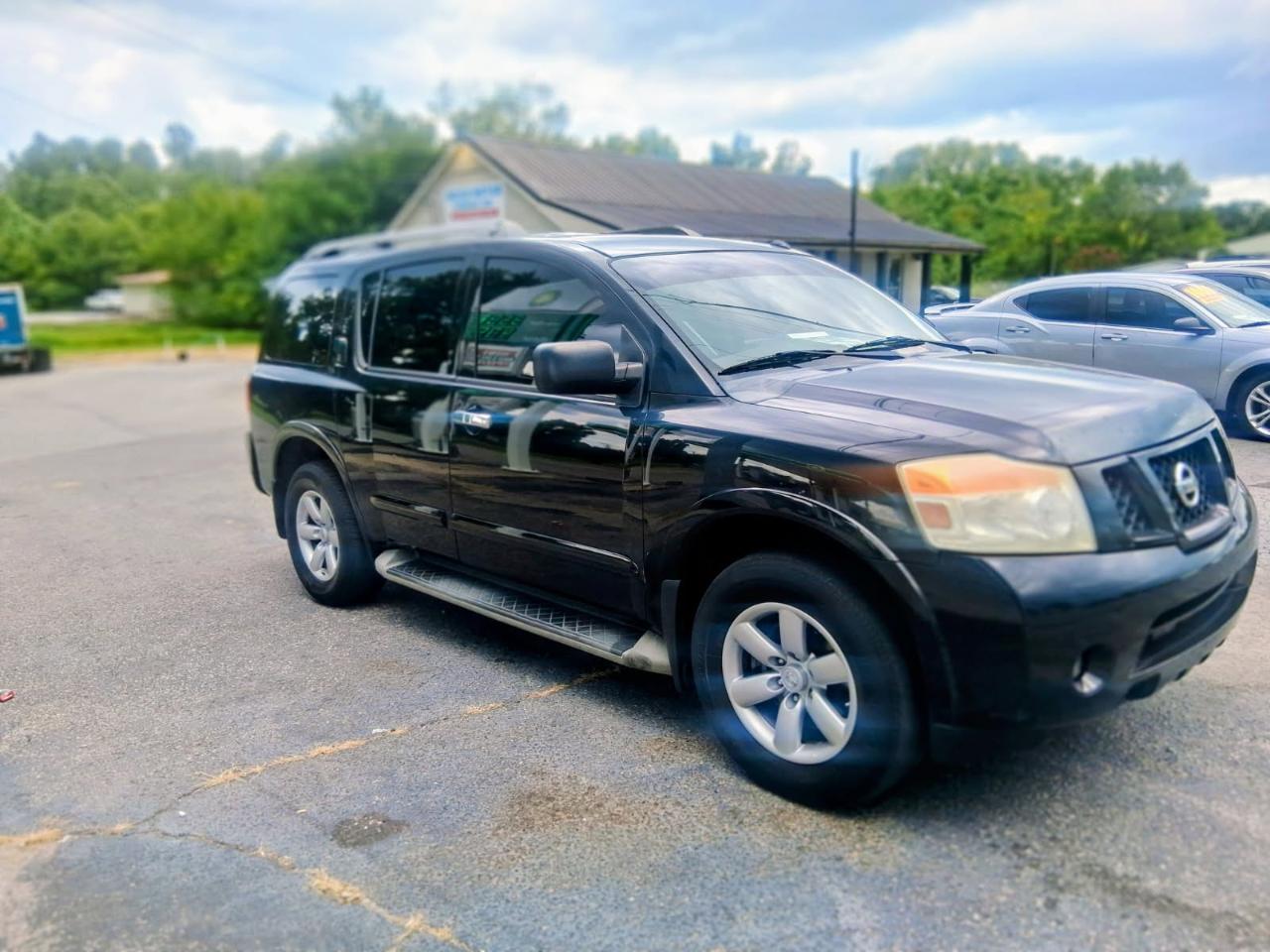 Nissan Armada 4WD 4dr SV 2013