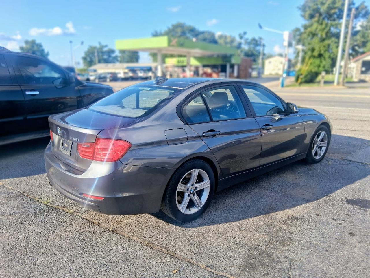 BMW 3 Series 4dr Sdn 328i RWD SULEV 2014