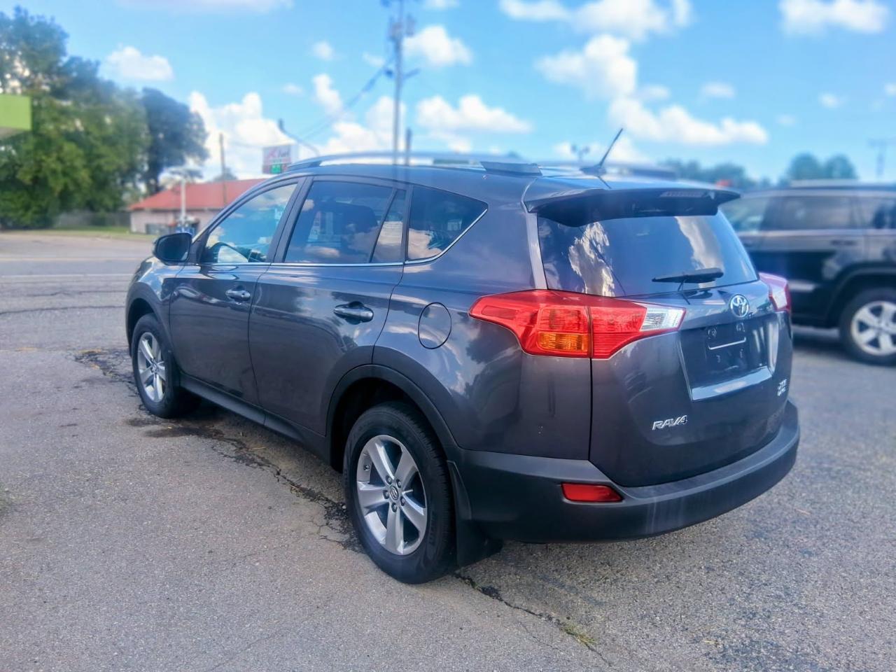Toyota RAV4 AWD 4dr XLE (Natl) 2015