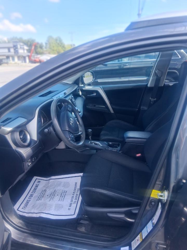 Toyota RAV4 AWD 4dr XLE (Natl) 2015