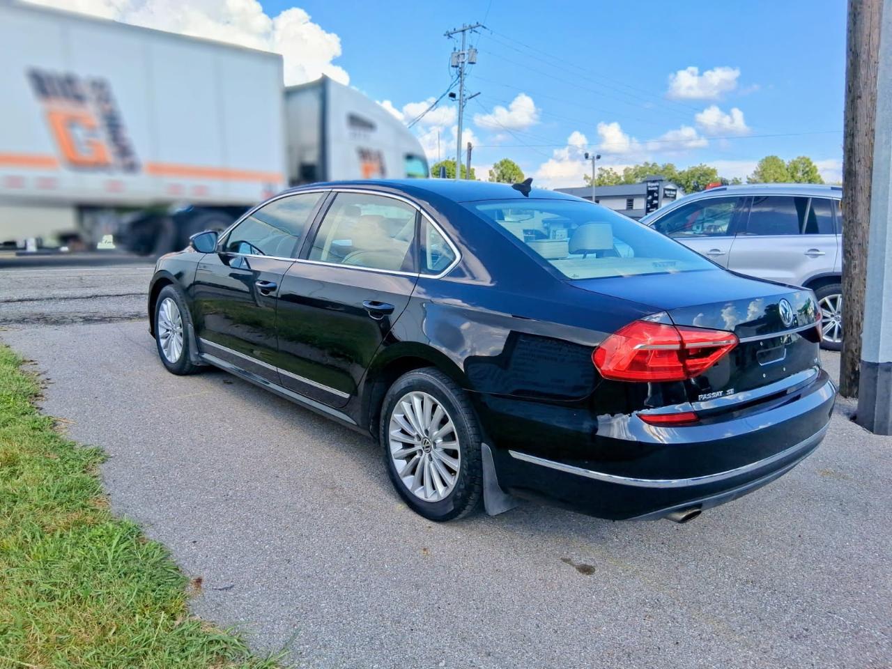 Volkswagen Passat 4dr Sdn 1.8T Auto SE PZEV 2016